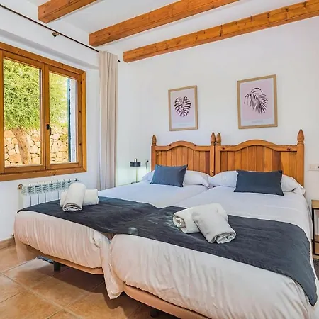 Font Xica Petit By Sealand Villa